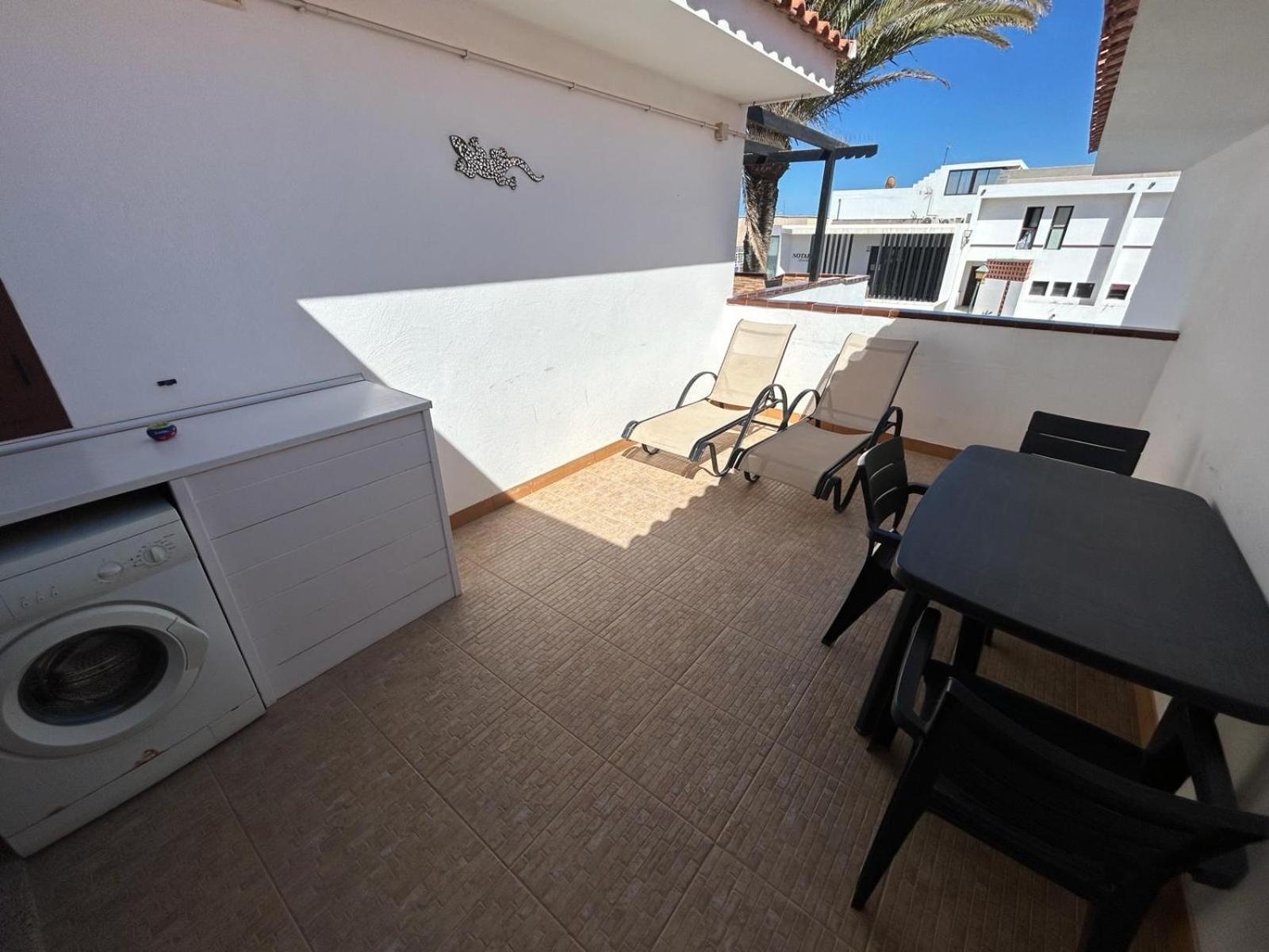Lovely Newly Refurbished 1 Bedroom Flat Minutes From Sandy Beach,Private Terrace Caleta De Fuste Exterior foto